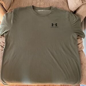 Under Armour Men's Dark Green Short Sleeve Tee